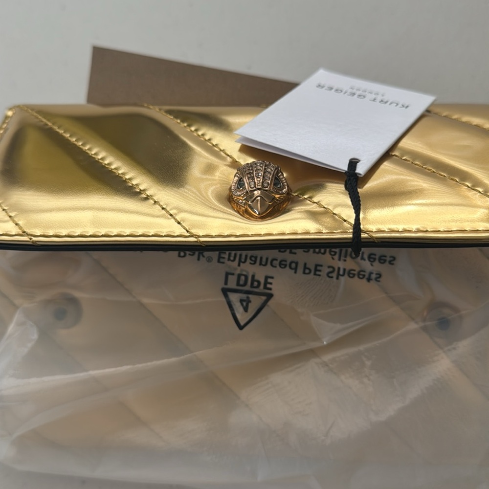 - Kurt Geiger London SoHo Leather Chain Wallet
Kurt Geiger London - Picture 17 of 17